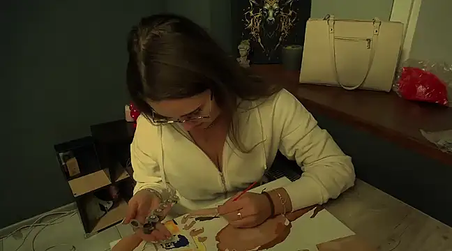 Snapshot of luxie_milady chatting on 12/13/24, 12:06 luxie milady online show from 12/13/24, 12:06