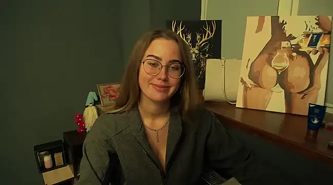 Snapshot of luxie_milady chatting on 12/16/24, 02:38 luxie milady online show from 12/16/24, 02:38