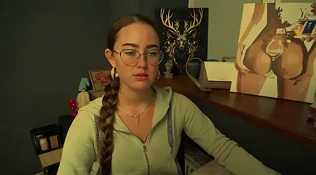 Snapshot of luxie_milady chatting on 12/19/24, 01:18 luxie milady online show from 12/19/24, 01:18