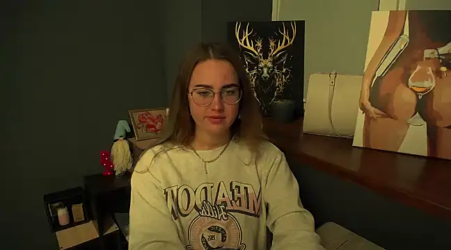 Snapshot of luxie_milady chatting on 12/27/24, 02:33 luxie milady online show from 12/27/24, 02:33