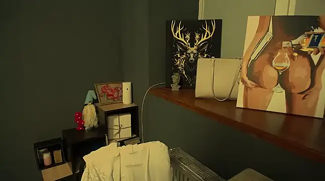 Snapshot of luxie_milady chatting on 01/03/25, 04:37 luxie milady online show from 01/03/25, 04:37