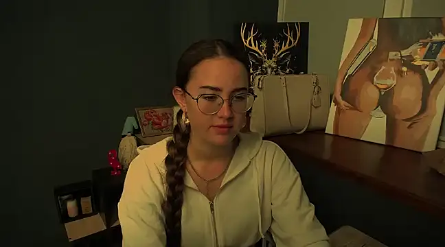 Snapshot of luxie_milady chatting on 01/09/25, 01:56 luxie milady online show from 01/09/25, 01:56