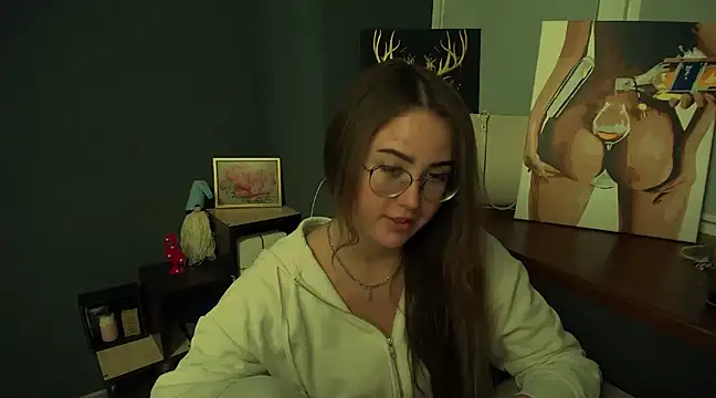 Snapshot of luxie_milady chatting on 01/13/25, 04:30 luxie milady online show from 01/13/25, 04:30