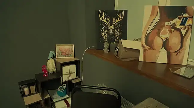 Snapshot of luxie_milady chatting on 01/14/25, 04:18 luxie milady online show from 01/14/25, 04:18