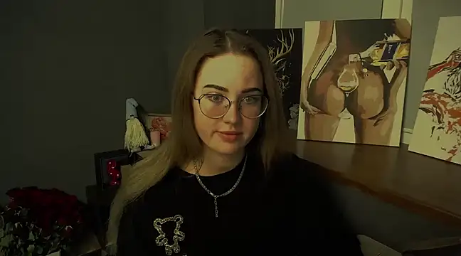 Snapshot of luxie_milady chatting on 02/21/25, 01:55 luxie milady online show from 02/21/25, 01:55