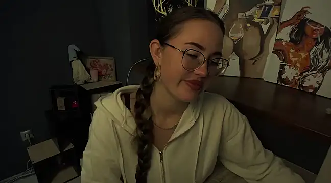 Snapshot of luxie_milady chatting on 03/19/25, 04:45 luxie milady online show from 03/19/25, 04:45