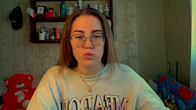 Snapshot of luxie_milady chatting on 10/20/25, 08:59 luxie milady online show from 10/20/25, 08:59