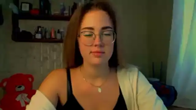 Snapshot of luxie_milady chatting on 11/21/25, 12:26 luxie milady online show from 11/21/25, 12:26