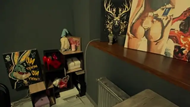 Snapshot of luxie_milady chatting on 11/25/25, 01:44 luxie milady online show from 11/25/25, 01:44