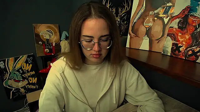 Snapshot of luxie_milady chatting on 12/05/25, 01:31 luxie milady online show from 12/05/25, 01:31