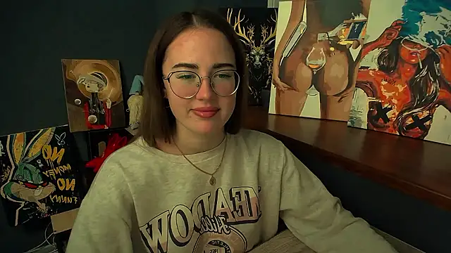 Snapshot of luxie_milady chatting on 01/14/26, 01:28 luxie milady online show from 01/14/26, 01:28