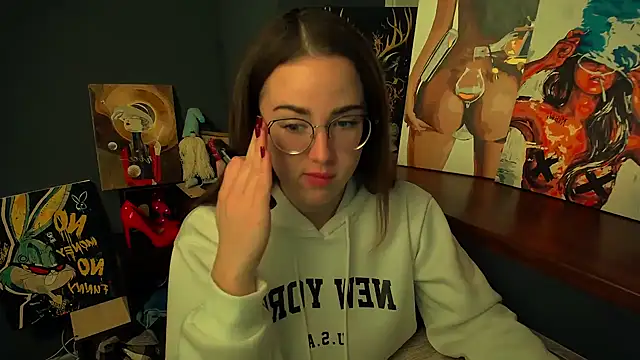 Snapshot of luxie_milady chatting on 02/18/26, 02:02 luxie milady online show from 02/18/26, 02:02