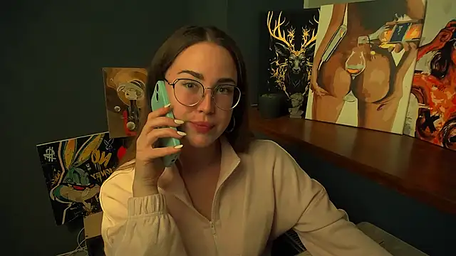 Snapshot of luxie_milady chatting on 04/17/26, 01:14 luxie milady online show from 04/17/26, 01:14