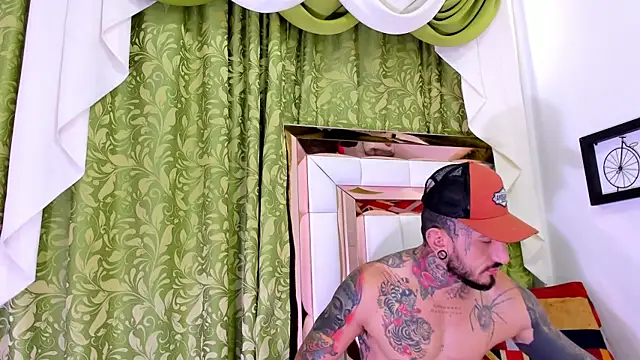 Snapshot of dilan_scootk_ chatting on 11/04/25, 07:13 dilan scootk online show from 11/04/25, 07:13