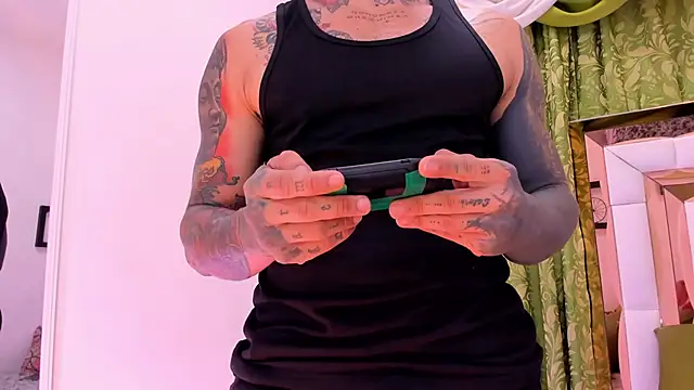 Snapshot of dilan_scootk_ chatting on 12/14/25, 11:26 dilan scootk online show from 12/14/25, 11:26