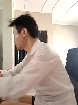 Snapshot of kisstoyousoon2024 chatting on 11/04/25, 10:36 kisstoyousoon2024 online show from 11/04/25, 10:36