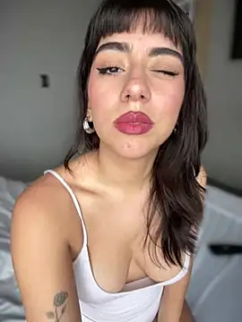 veronicaapink online show from 12/28/24, 06:50