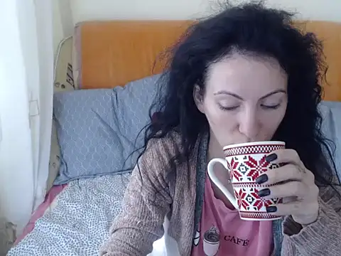 Emmatoo online show from 10/31/25, 08:48