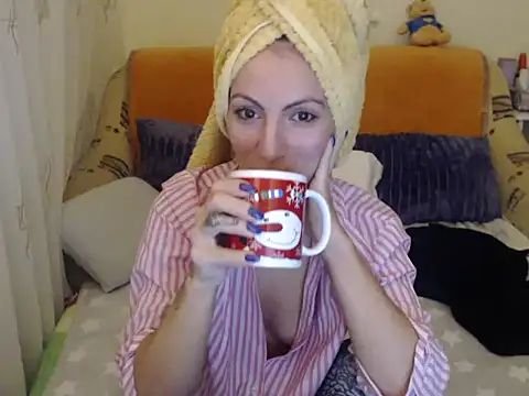 Emmatoo online show from 11/29/25, 01:58