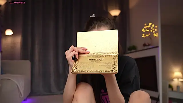 Snapshot of Amely_Young chatting on 02/19/26, 01:45 Amely Young online show from 02/19/26, 01:45