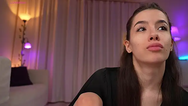 Amely Young online show from 05/03/26, 01:22