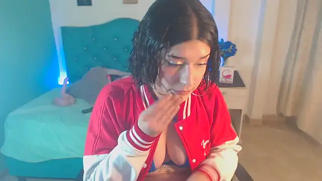 Snapshot of Cinthya-Gomez6 chatting on 03/15/25, 05:04 Cinthya-Gomez6 online show from 03/15/25, 05:04