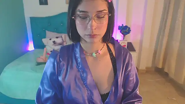 Snapshot of Cinthya-Gomez6 chatting on 03/18/25, 11:19 Cinthya-Gomez6 online show from 03/18/25, 11:19