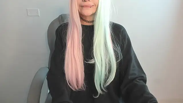 Snapshot of celestica_rose chatting on 03/15/25, 07:53 celestica rose online show from 03/15/25, 07:53