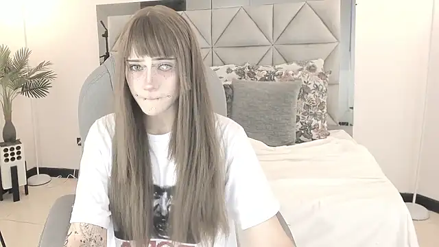 Snapshot of celestica_rose chatting on 03/10/26, 11:10 celestica rose online show from 03/10/26, 11:10