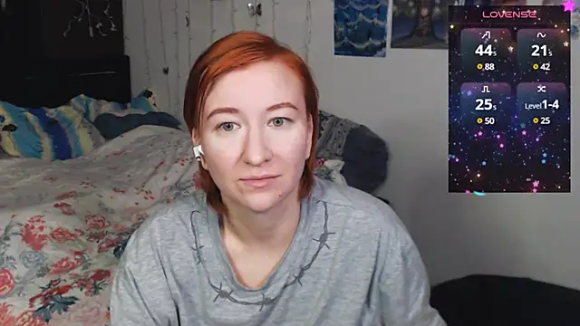 Snapshot of licentia__poetica chatting on 12/24/24, 02:21 licentia  poetica online show from 12/24/24, 02:21