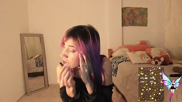 Snapshot of linnie_ chatting on 01/12/25, 01:42 linnie online show from 01/12/25, 01:42