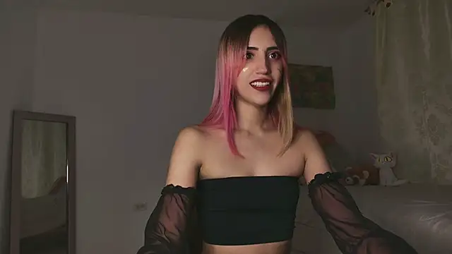 Snapshot of linnie_ chatting on 03/08/25, 06:10 linnie online show from 03/08/25, 06:10