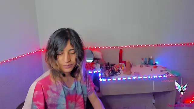 Snapshot of linnie_ chatting on 09/16/25, 08:32 linnie online show from 09/16/25, 08:32