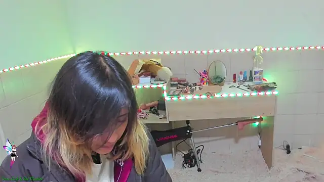 Snapshot of linnie_ chatting on 09/18/25, 06:54 linnie online show from 09/18/25, 06:54