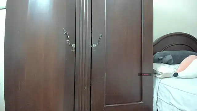 Snapshot of linnie_ chatting on 03/03/26, 12:06 linnie online show from 03/03/26, 12:06