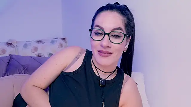 Pamela Rosal online show from 09/11/25, 02:11