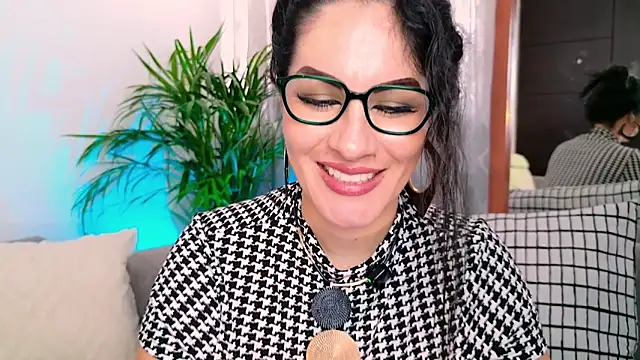 Pamela Rosal online show from 05/11/26, 04:04