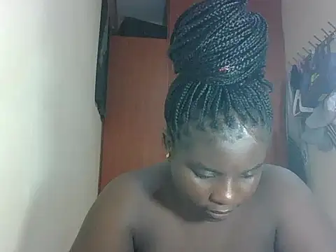 Snapshot of hotebbbyy chatting on 05/13/26, 12:24 hotebbbyy online show from 05/13/26, 12:24