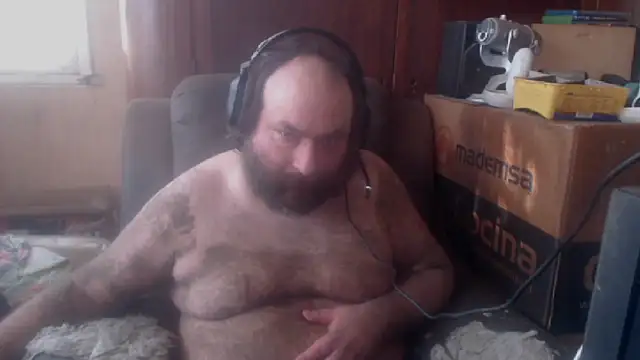 Snapshot of hairyhulk chatting on 10/17/25, 08:11 hairyhulk online show from 10/17/25, 08:11