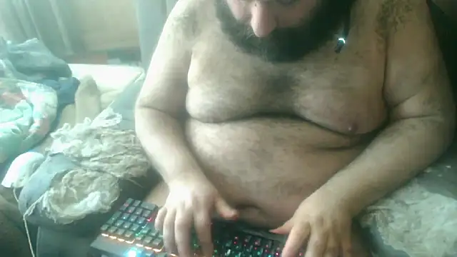 Snapshot of hairyhulk chatting on 12/22/25, 05:32 hairyhulk online show from 12/22/25, 05:32