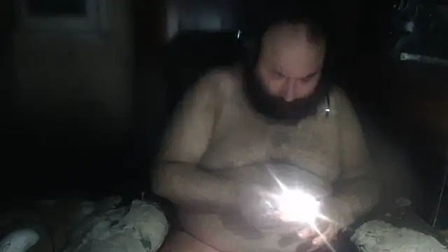 Snapshot of hairyhulk chatting on 06/07/26, 12:15 hairyhulk online show from 06/07/26, 12:15