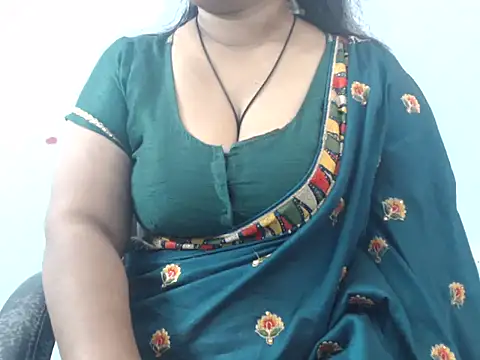 Snapshot of sapna-ji chatting on 12/07/24, 05:04 sapna-ji online show from 12/07/24, 05:04