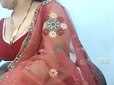 Snapshot of sapna-ji chatting on 12/13/24, 05:49 sapna-ji online show from 12/13/24, 05:49
