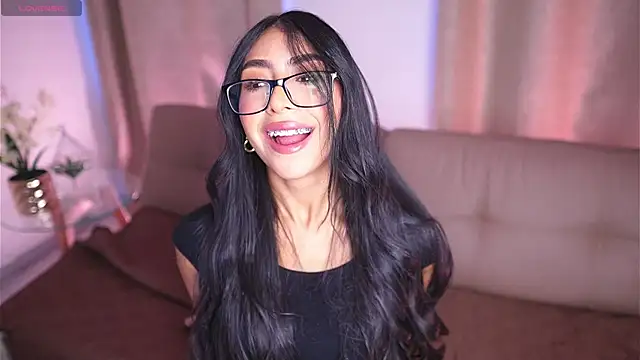 Sara albrecht online show from 01/28/25, 01:05