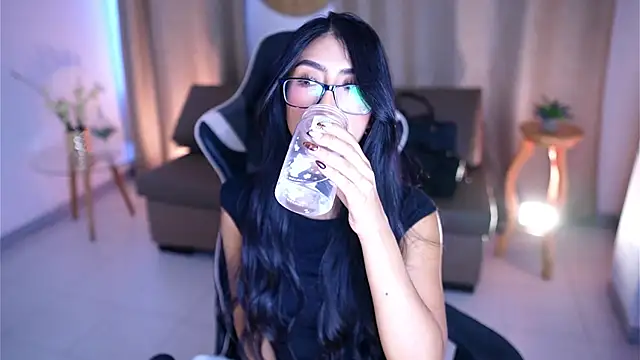 Sara albrecht online show from 03/06/25, 04:17