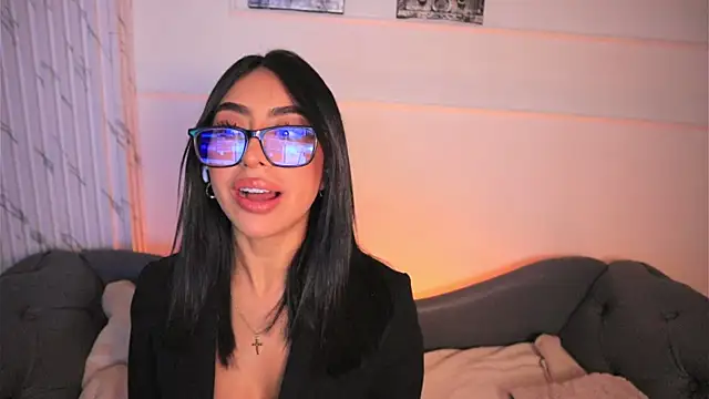 Sara albrecht online show from 10/16/25, 12:33