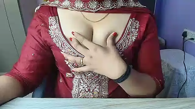 Snapshot of KhwahisHH chatting on 11/15/25, 10:01 KhwahisHH online show from 11/15/25, 10:01