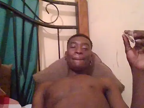 Snapshot of SmallGoodNut chatting on 11/06/25, 06:03 SmallGoodNut online show from 11/06/25, 06:03