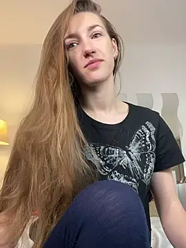 Snapshot of KateRedgar chatting on 02/15/25, 01:38 KateRedgar online show from 02/15/25, 01:38