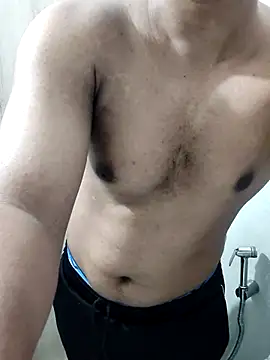 Snapshot of hottboy_39 chatting on 02/08/26, 10:24 hottboy 39 online show from 02/08/26, 10:24